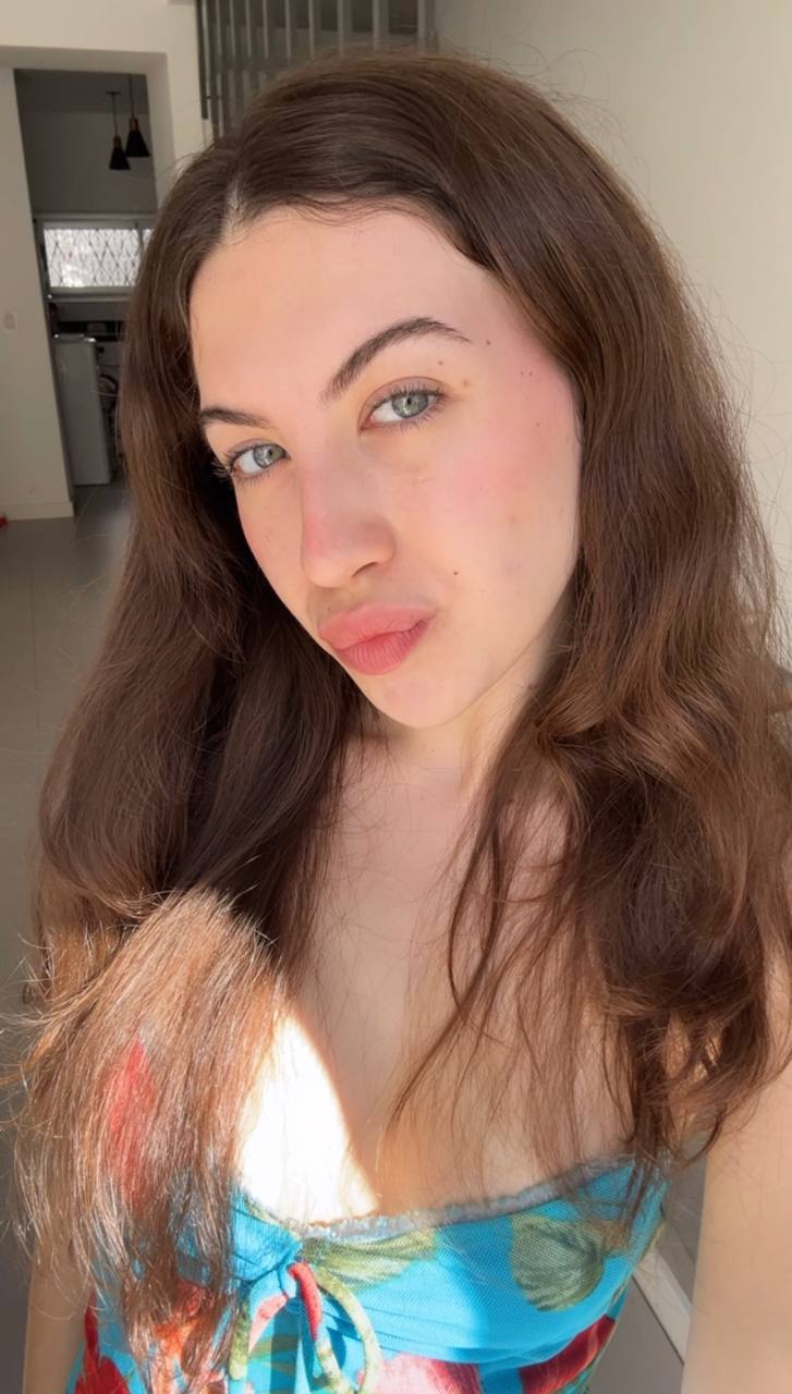 Nude girl Amber in Nanning