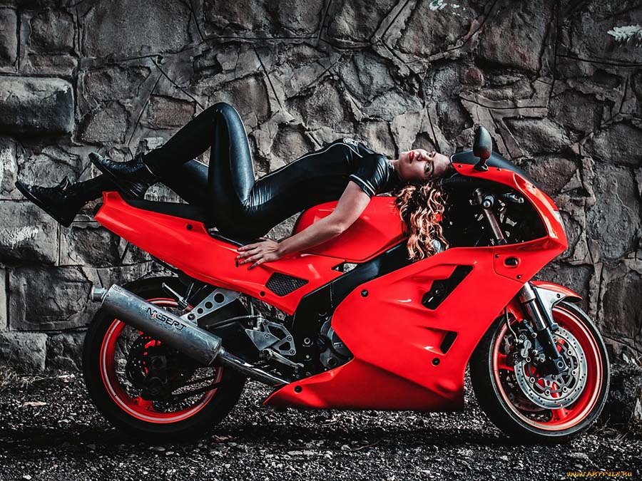 Beautiful girl Beautiful girls and motorcycles in Nanning