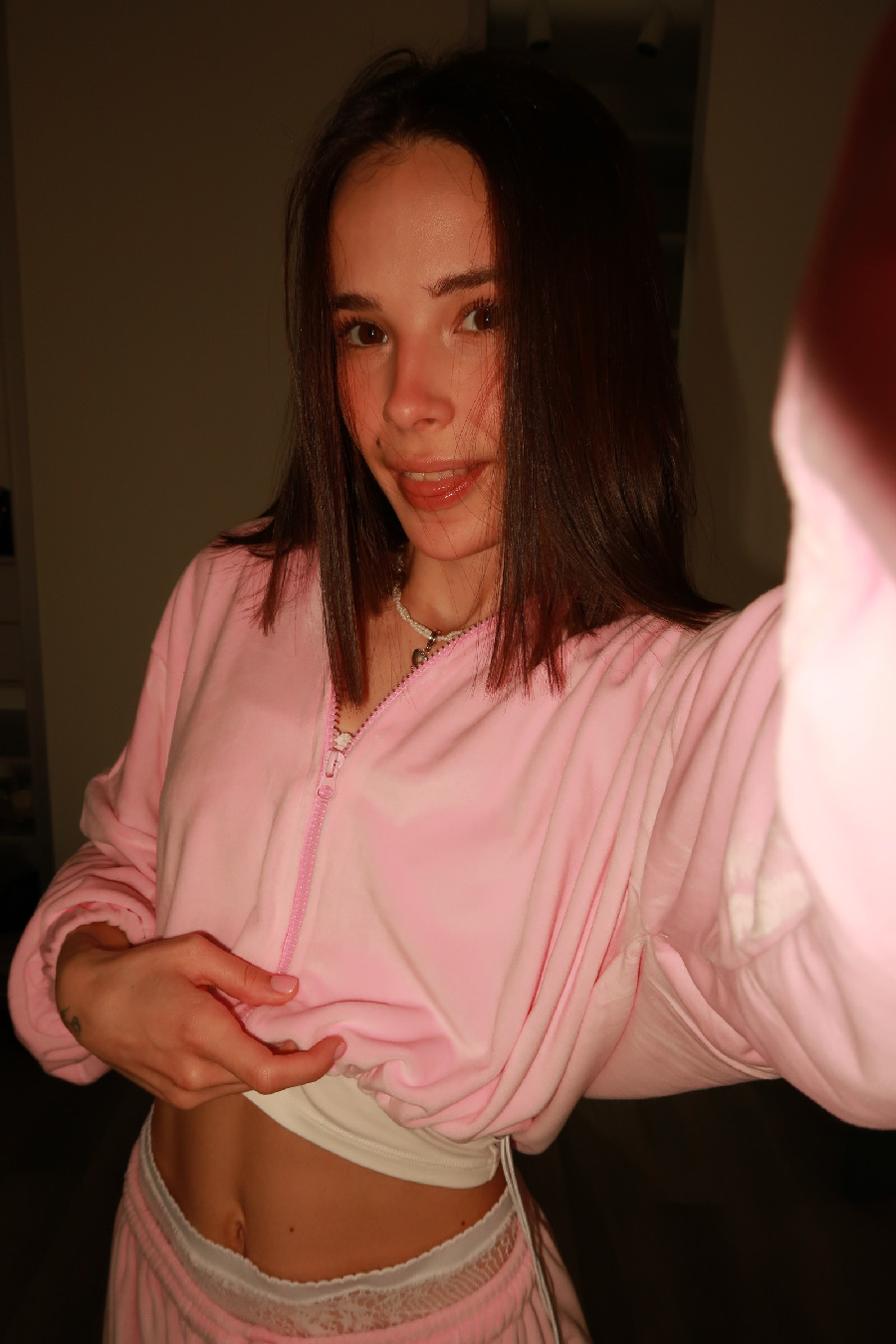 Tina brings the glow — live moments in Nanning