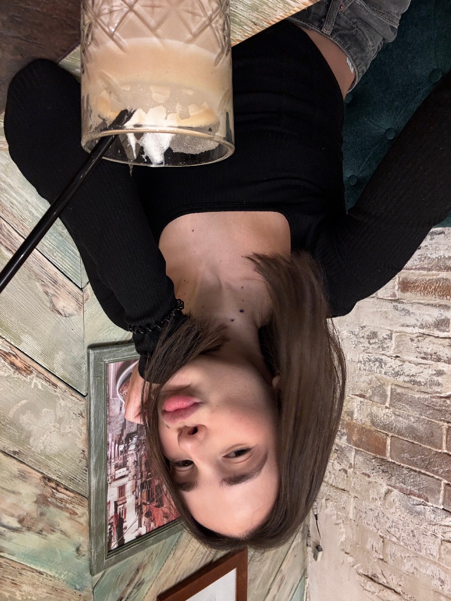 Fresh photos, fresh mood — Tina online in Nanning